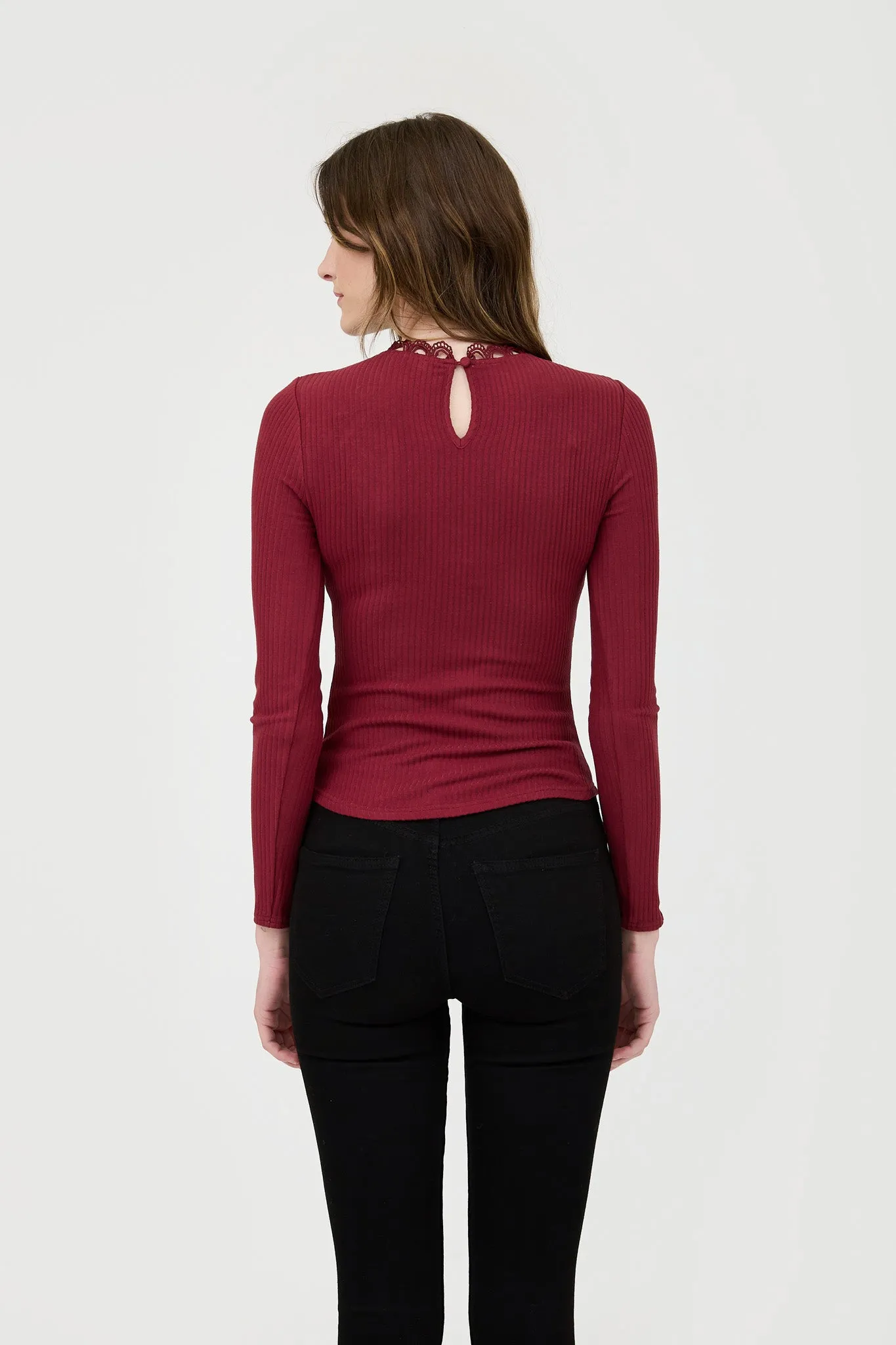 LACE NECK LONG SLEEVE KNIT TOP