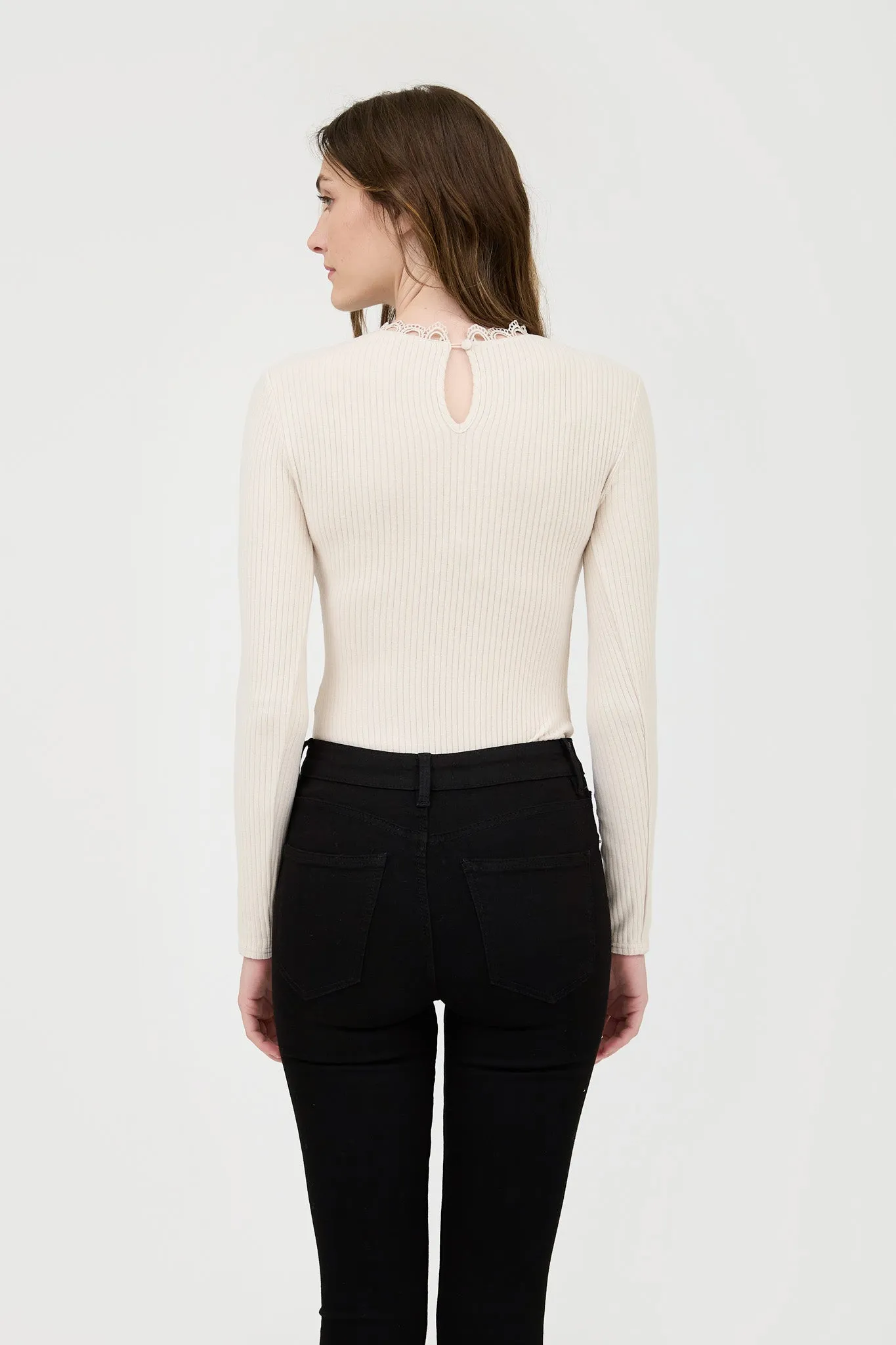 LACE NECK LONG SLEEVE KNIT TOP