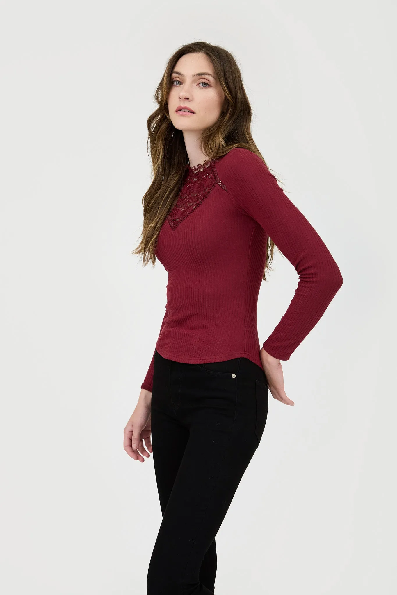 LACE NECK LONG SLEEVE KNIT TOP