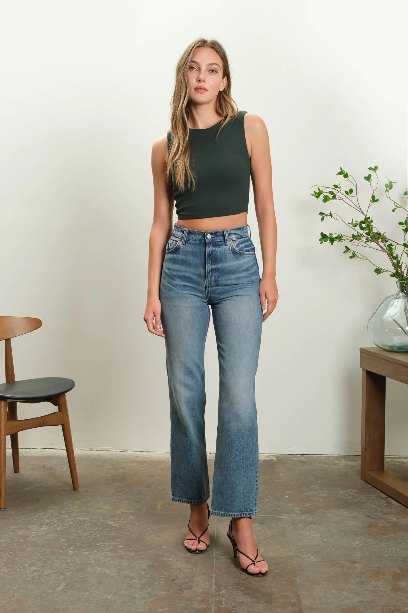 REVERSIBLE SLEEVELESS KNIT CROP TOP