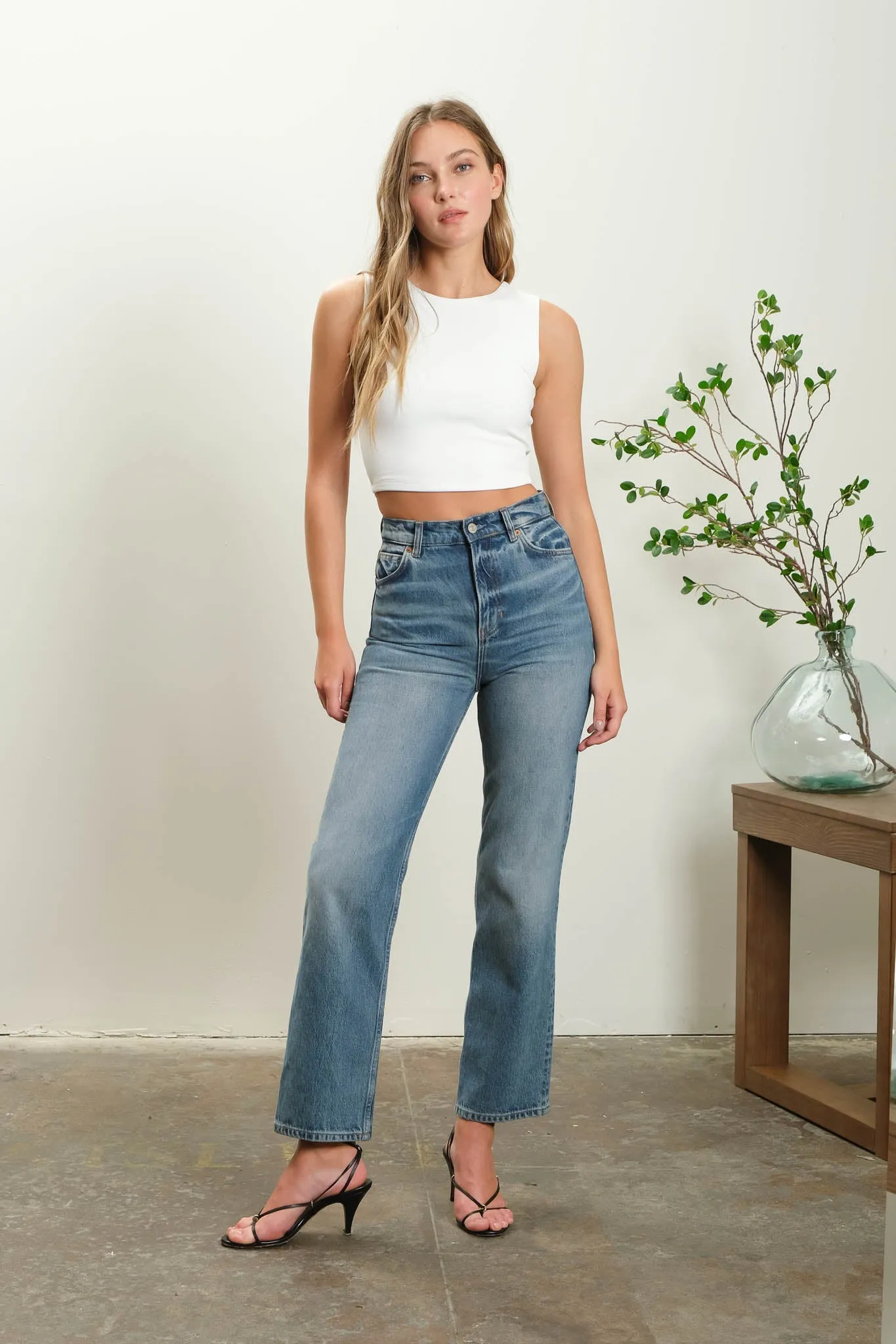 REVERSIBLE SLEEVELESS KNIT CROP TOP