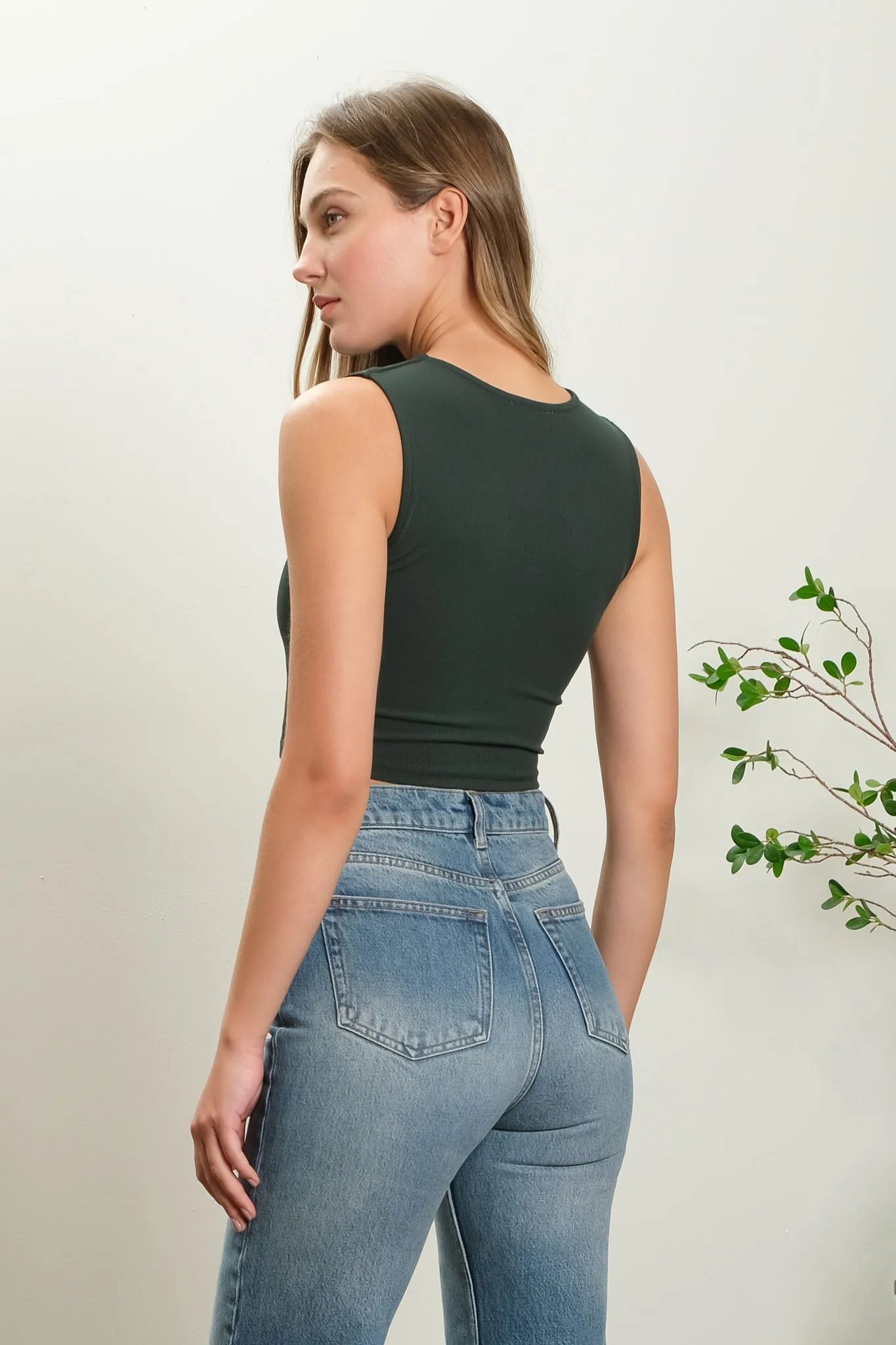 REVERSIBLE SLEEVELESS KNIT CROP TOP